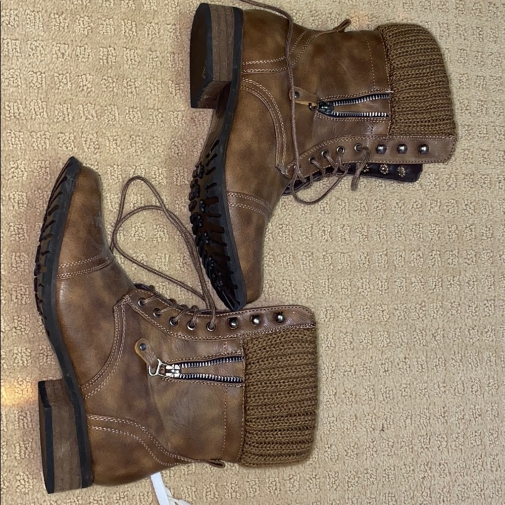 Brown combat boots with zipper